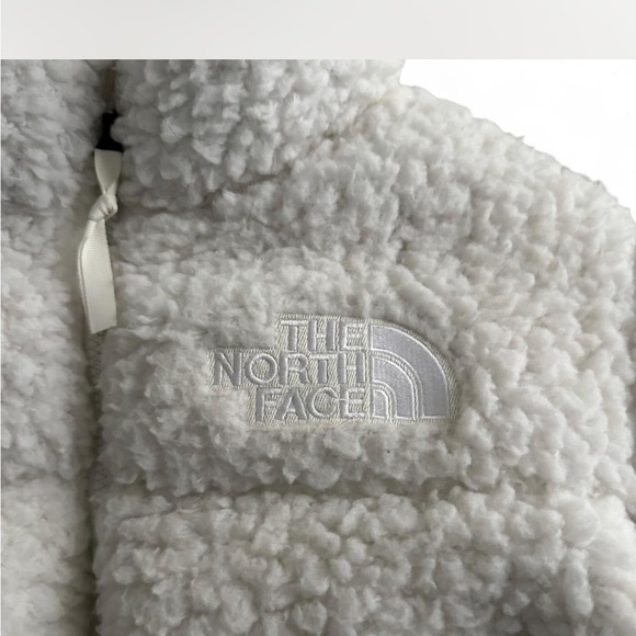 The North Face Gardenia White Sherpa Nuptse Jacket - Picture 5 of 7